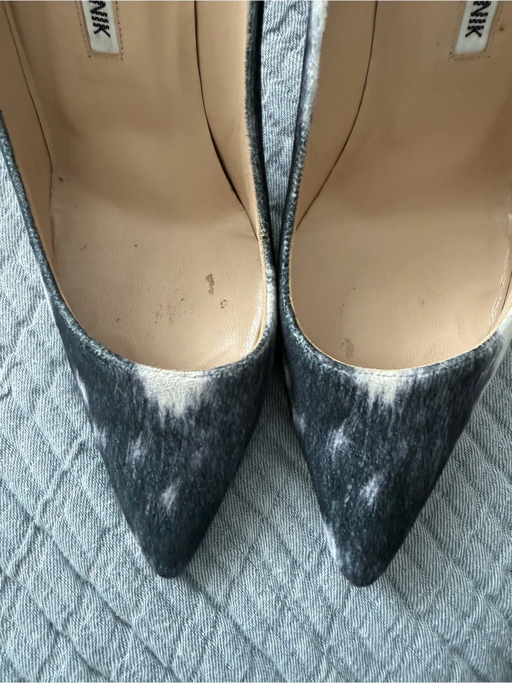 Manolo Blahnik Black & White Cowprint Pointed Toe Pump Sz 8